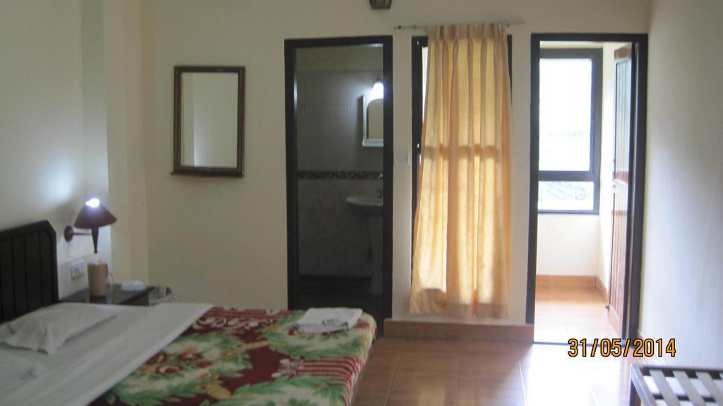 Poopada Hotel Munnar Room photo